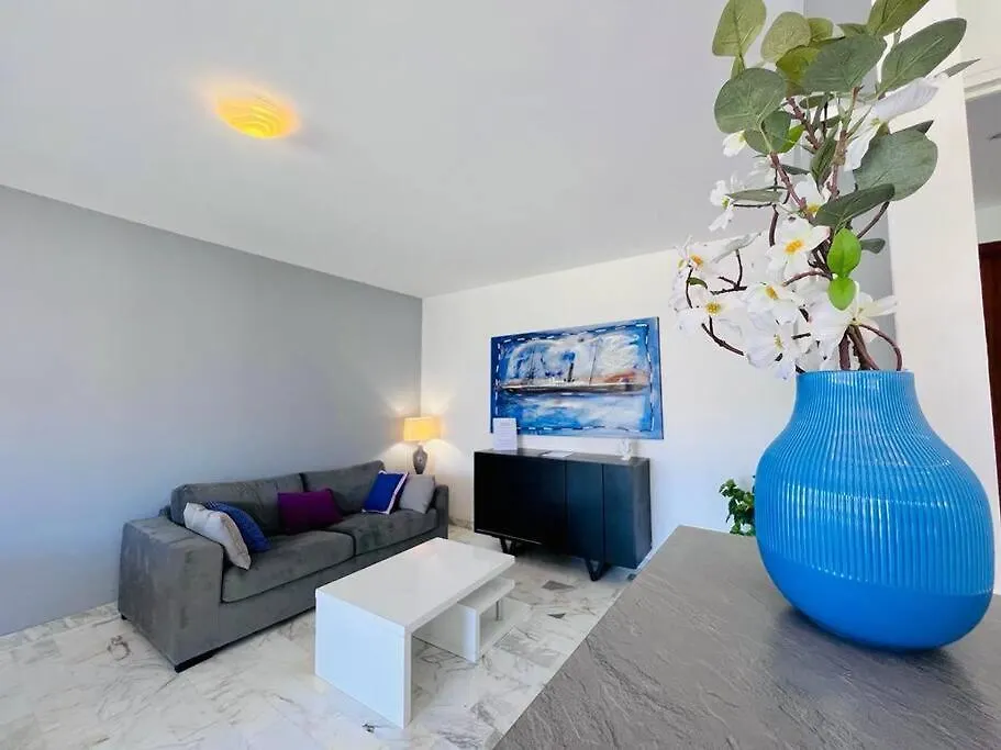Apartment Le Pinede - Apt 4 Prs- Parking - Clim - 500M Plages Antibes